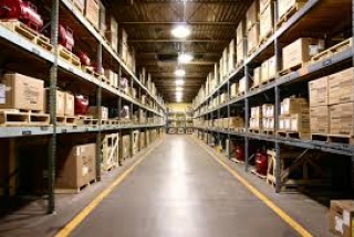 Business law: A warehouse needs to register?